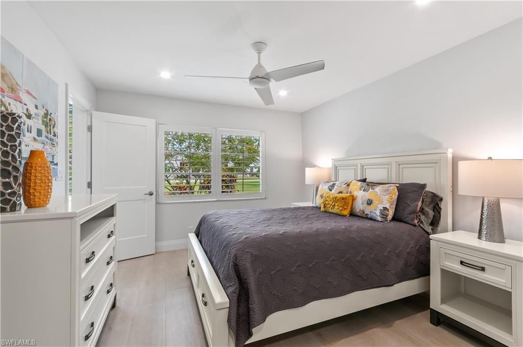 664 Broad Ave S, Unit J664, Naples, FL 34102 Photo