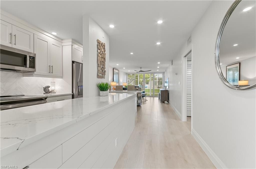 664 Broad Ave S, Unit J664, Naples, FL 34102 Photo