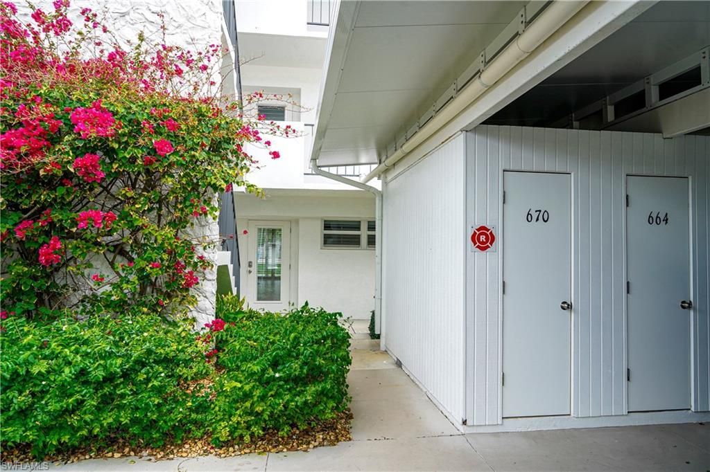 664 Broad Ave S, Unit J664, Naples, FL 34102 Photo