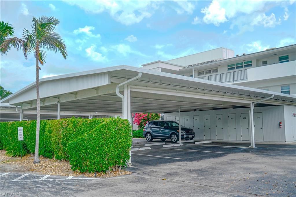 664 Broad Ave S, Unit J664, Naples, FL 34102 Photo