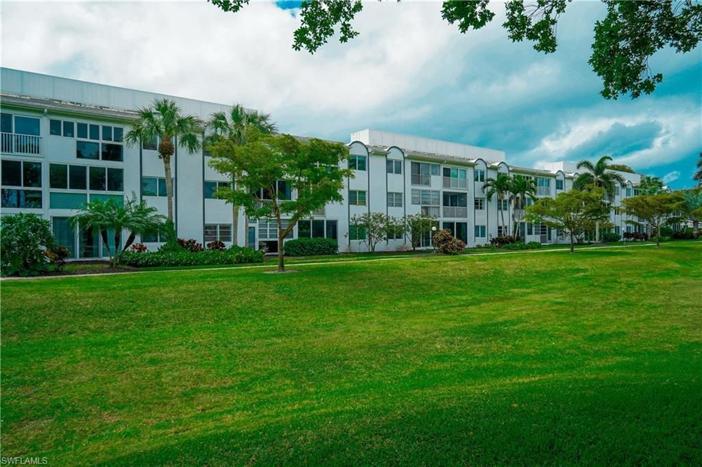 664 Broad Ave S, Unit J664, Naples, FL 34102 Photo