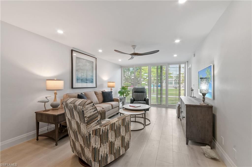 664 Broad Ave S, Unit J664, Naples, FL 34102 Photo