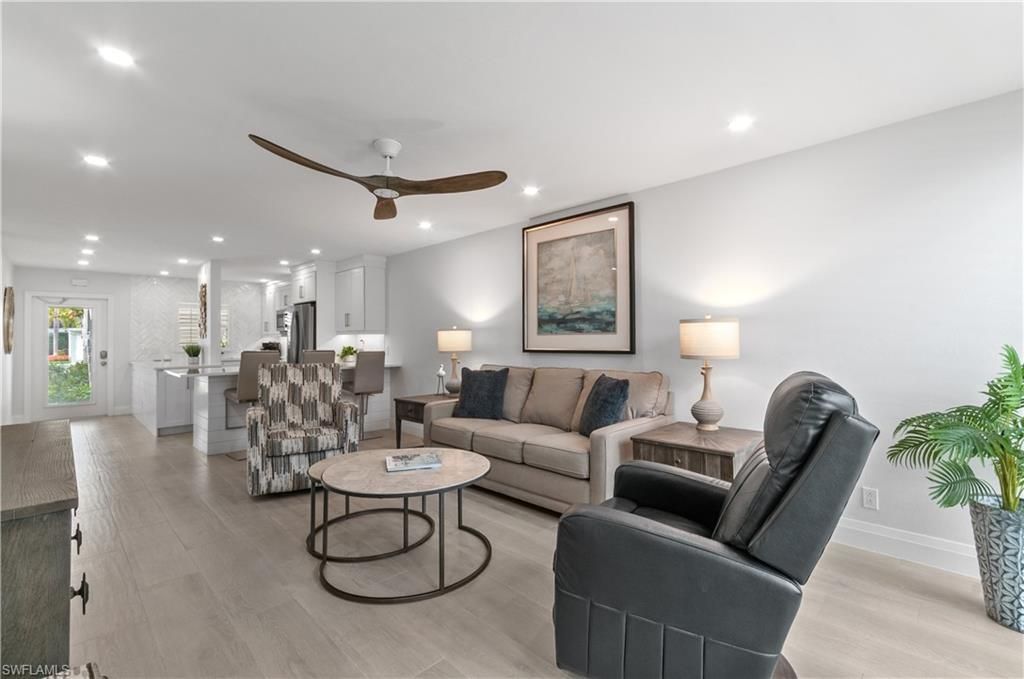 664 Broad Ave S, Unit J664, Naples, FL 34102 Photo