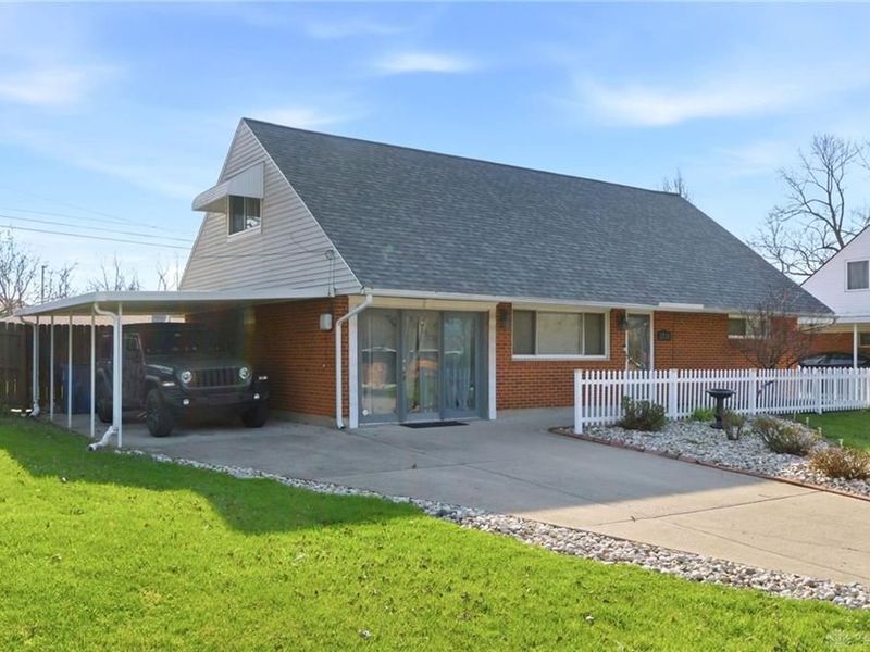 5718 Rousseau Drive, Dayton, OH 45424 Photo 2