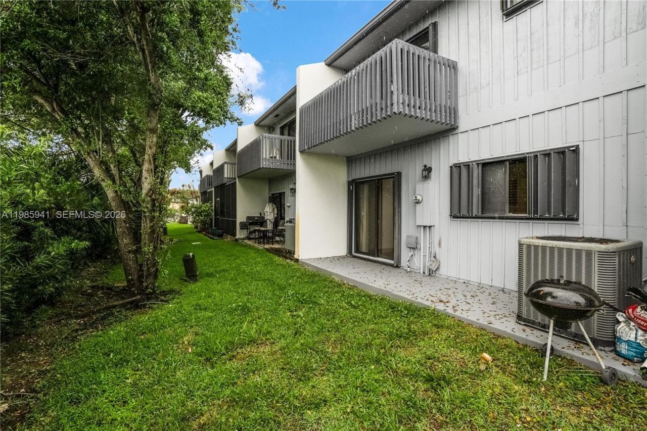 1634 N 15th Ter , Hollywood, FL 33020 Photo