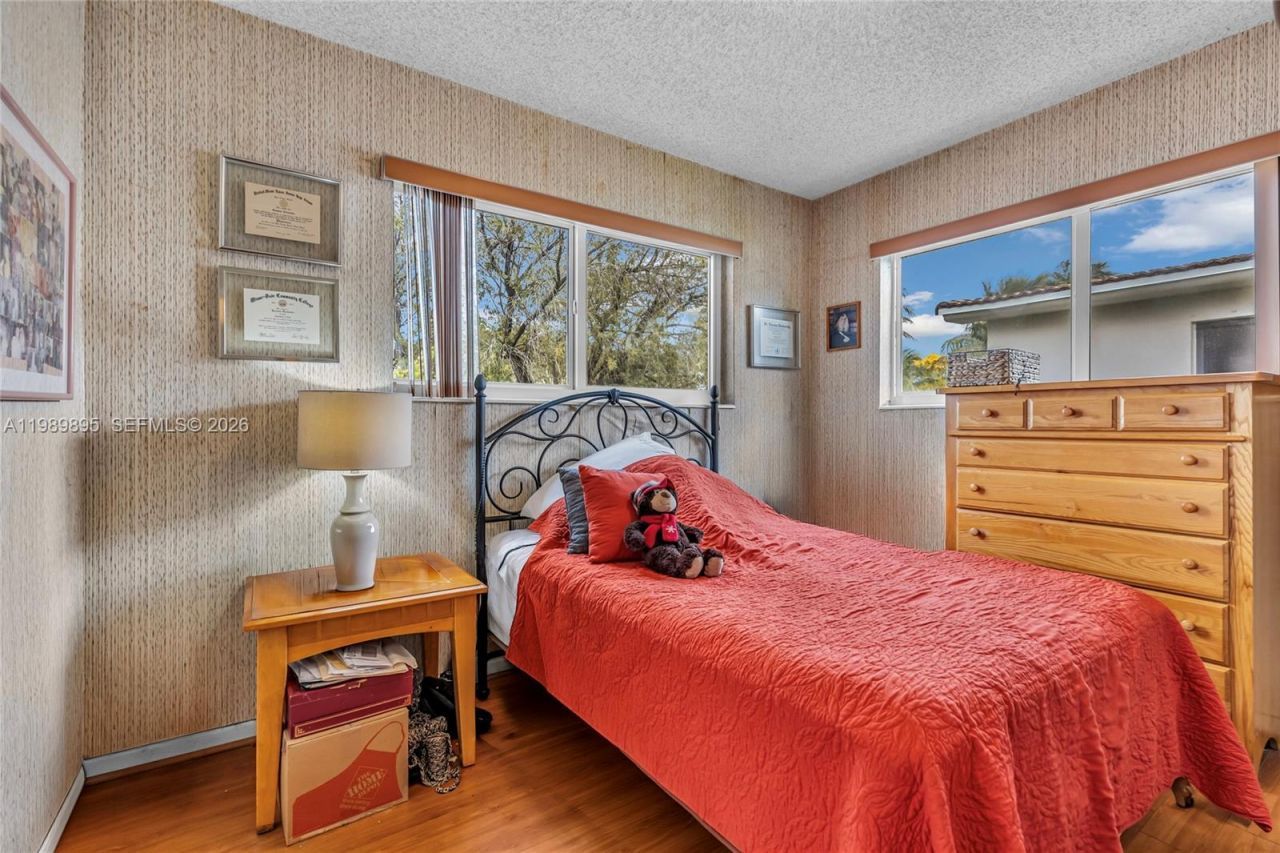 5660 W 13th Ct , Hialeah, FL 33012 Photo