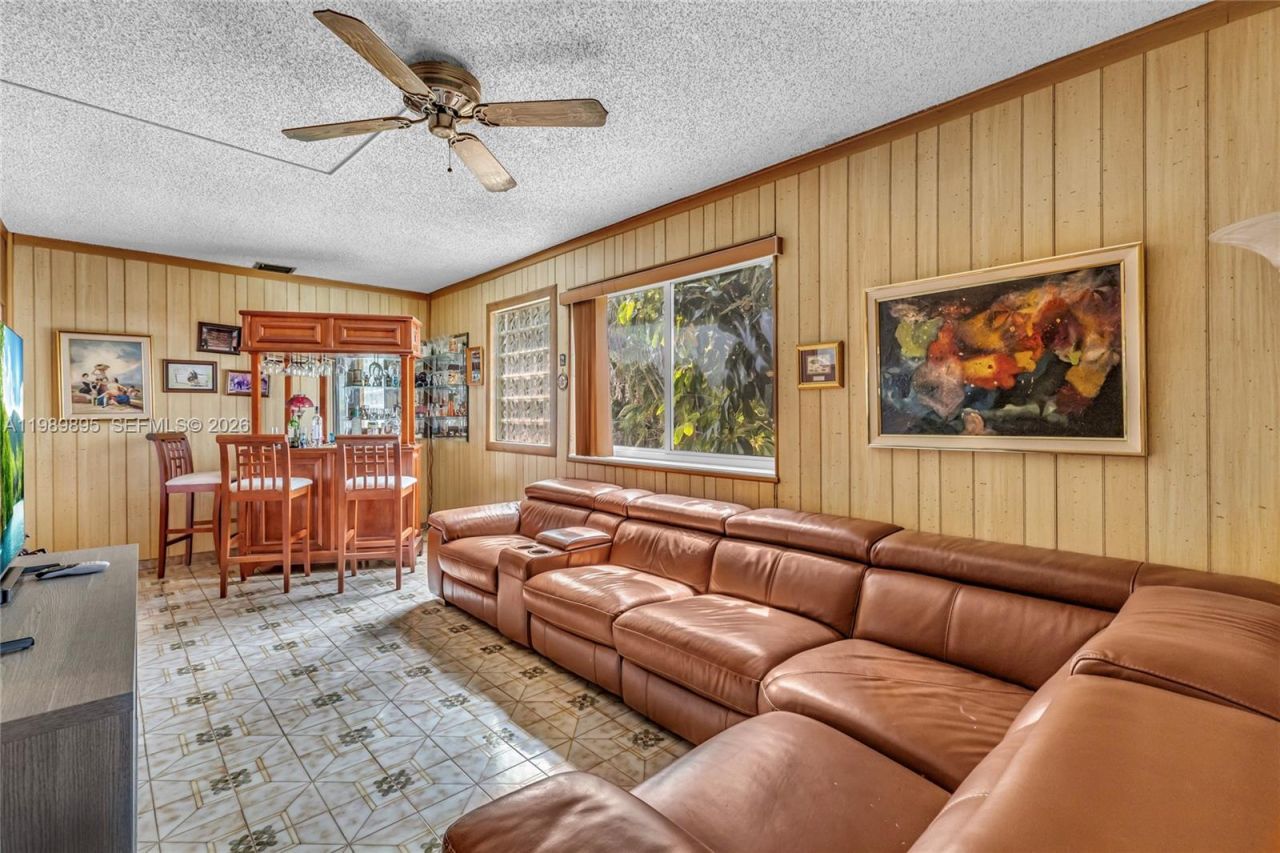 5660 W 13th Ct , Hialeah, FL 33012 Photo