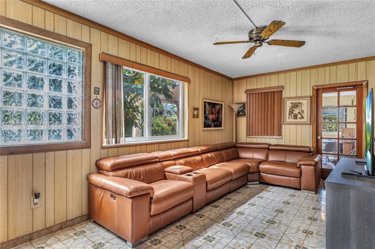 5660 W 13th Ct , Hialeah, FL 33012 Photo