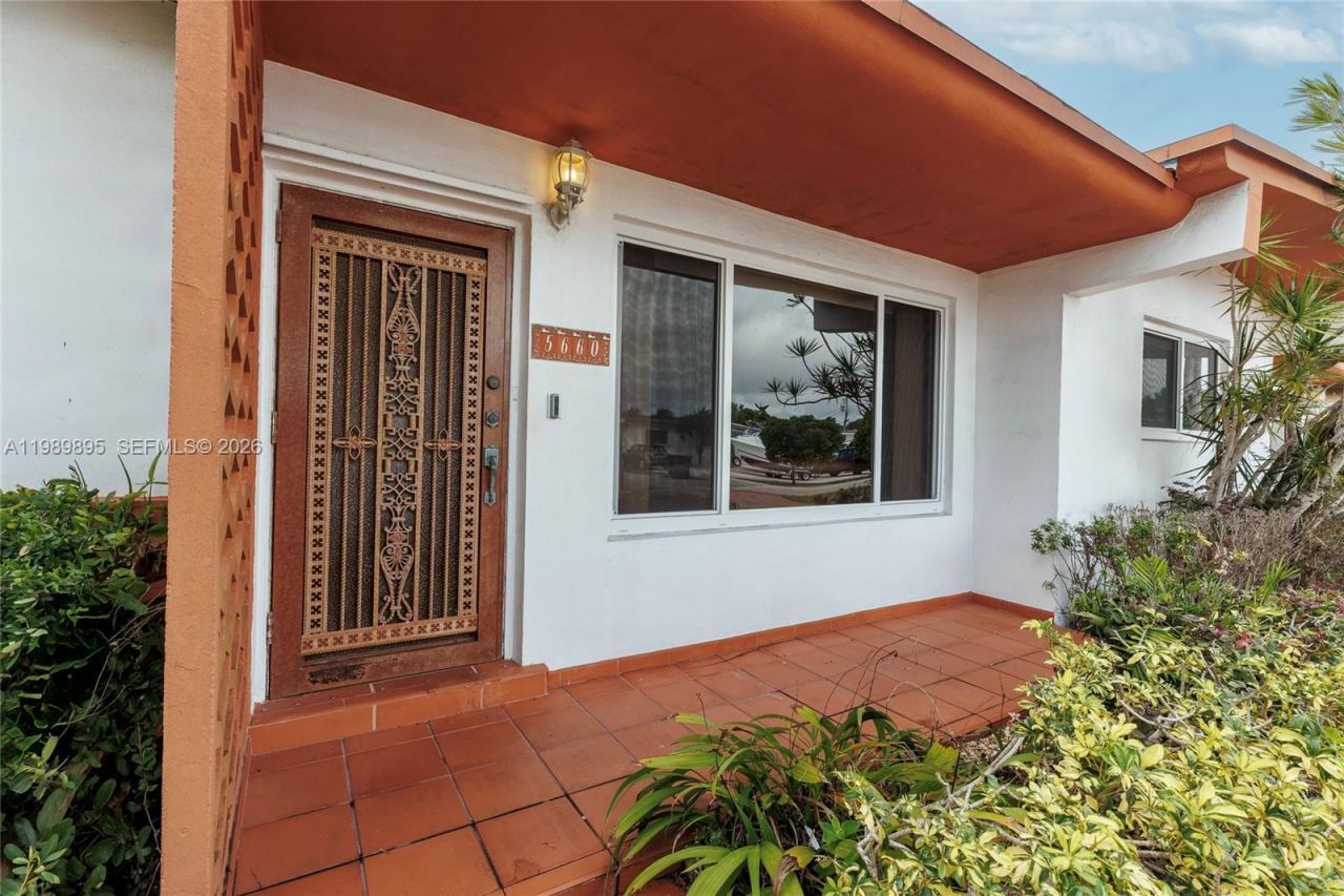 5660 W 13th Ct , Hialeah, FL 33012 Photo