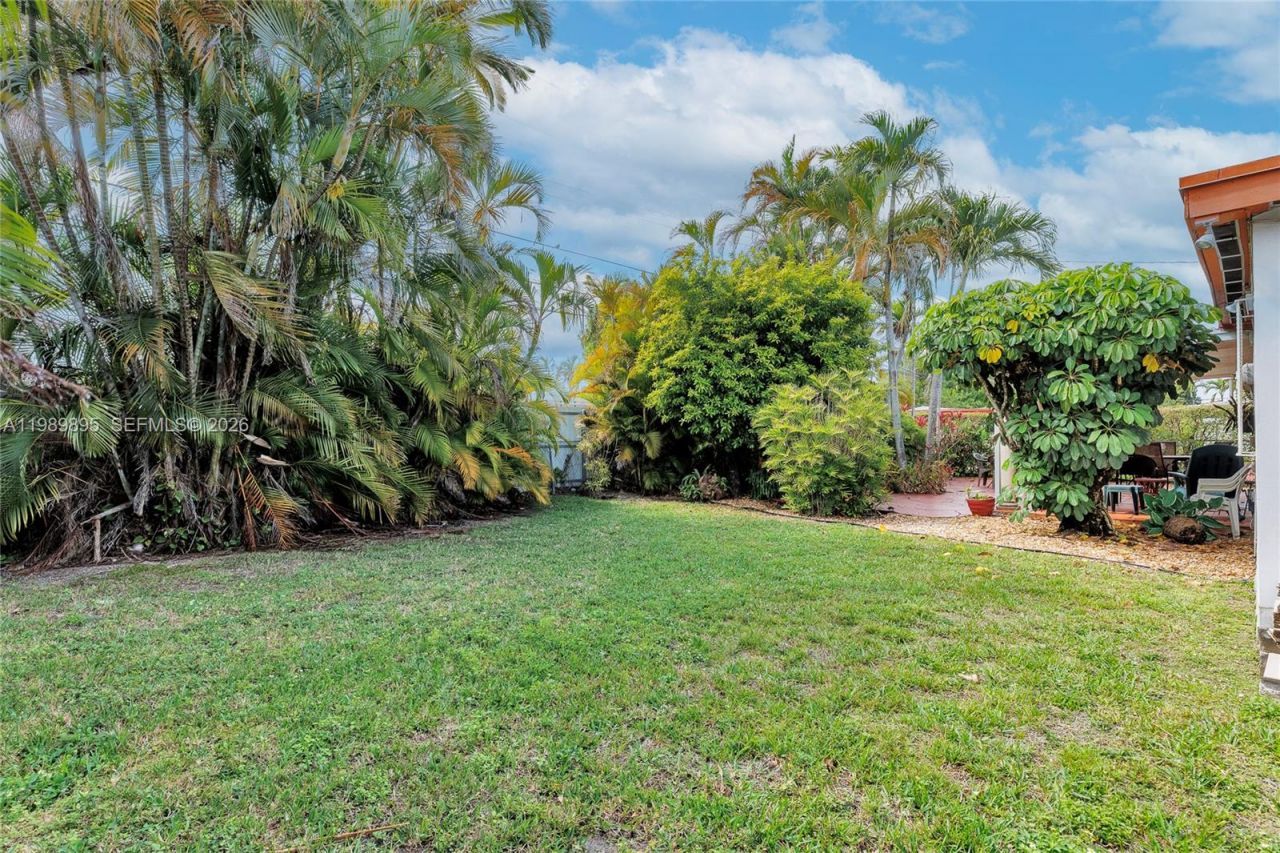 5660 W 13th Ct , Hialeah, FL 33012 Photo