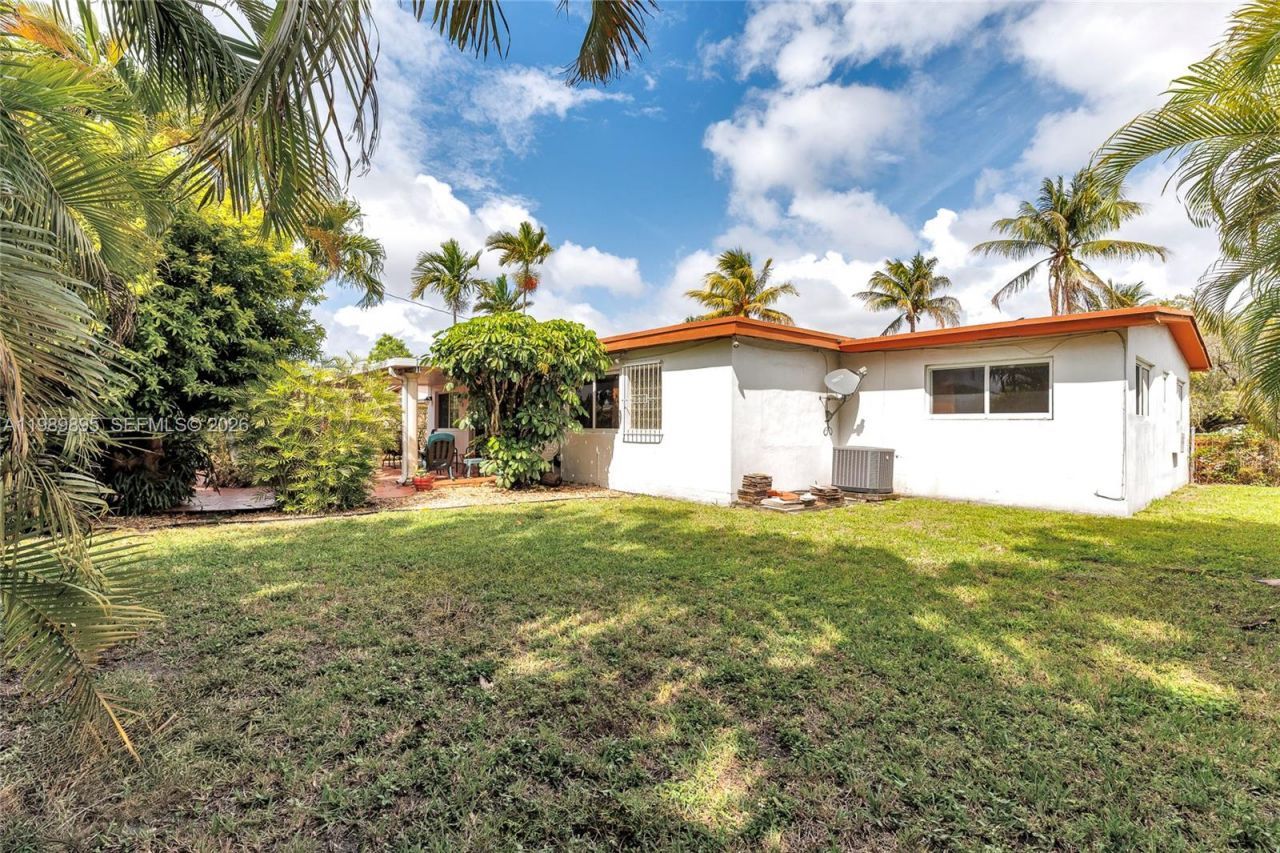 5660 W 13th Ct , Hialeah, FL 33012 Photo