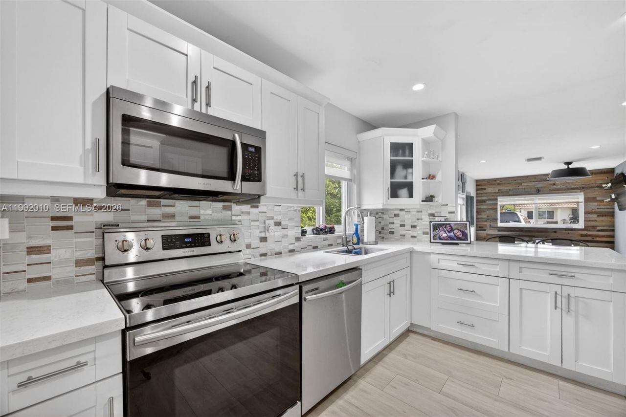 4890 SW 141st Ave , Miami, FL 33175 Photo