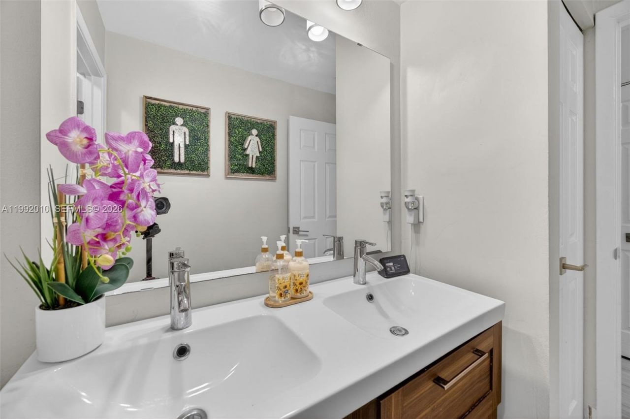 4890 SW 141st Ave , Miami, FL 33175 Photo