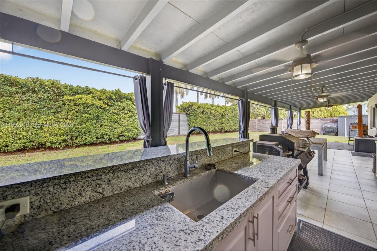 4890 SW 141st Ave , Miami, FL 33175 Photo