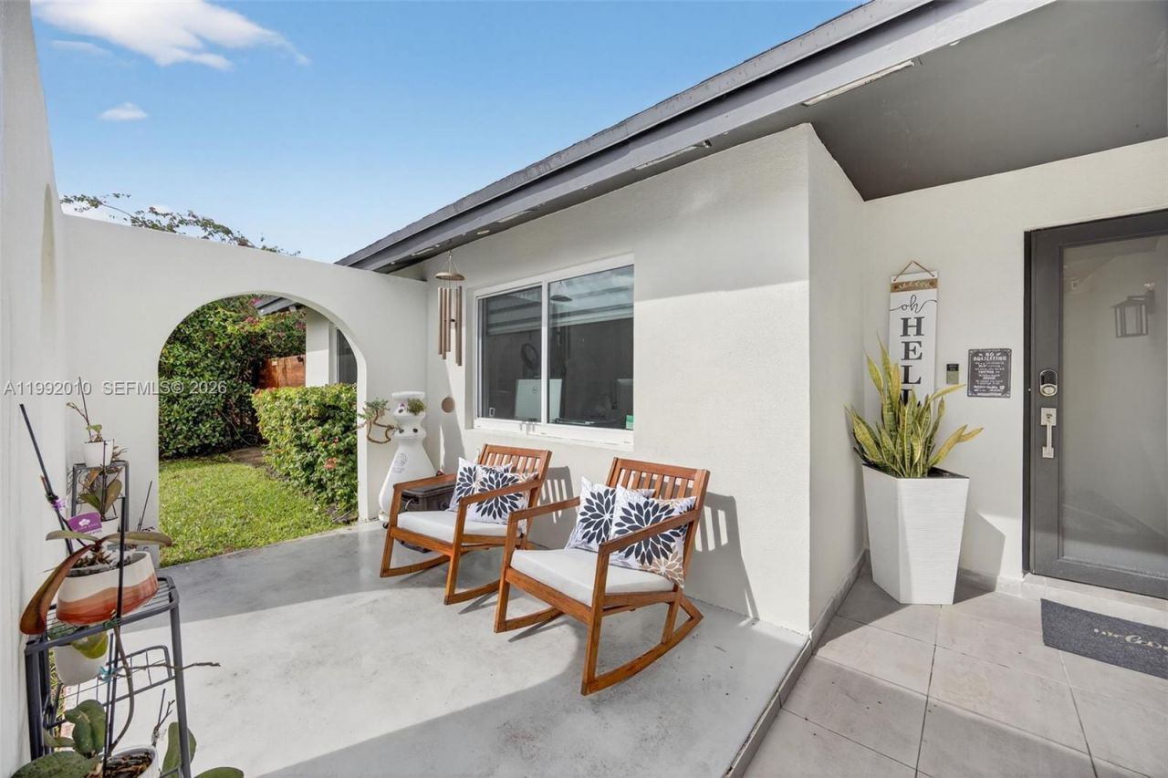 4890 SW 141st Ave , Miami, FL 33175 Photo