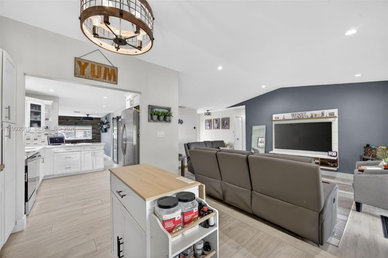 4890 SW 141st Ave , Miami, FL 33175 Photo