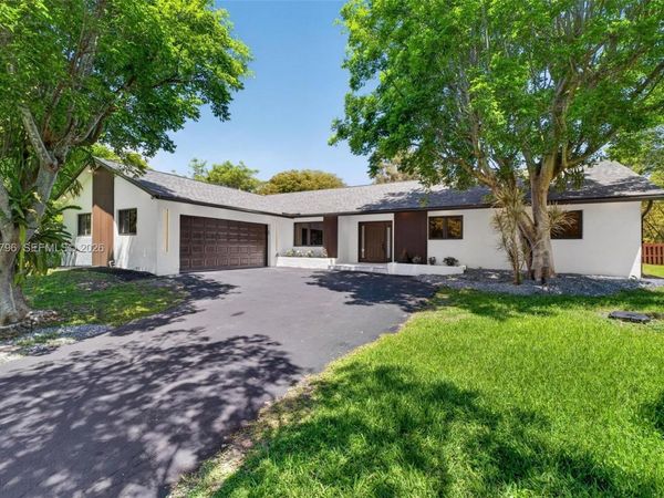 14755 SW 18th Ct, Davie, FL 33325