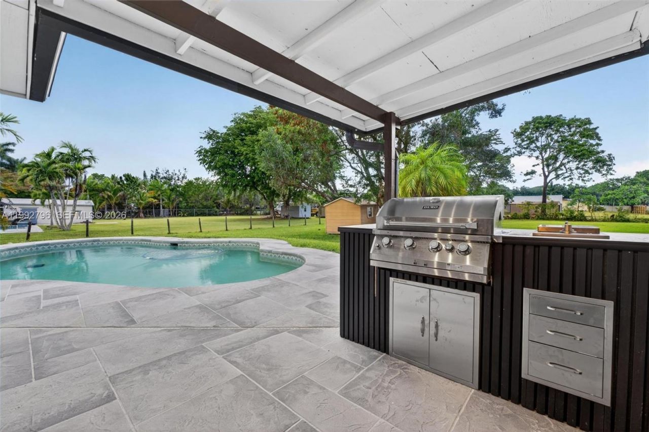 14755 SW 18th Ct, Davie, FL 33325 Photo