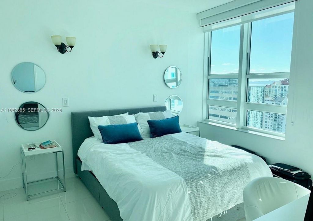 950 Brickell Bay Dr , Unit 3807, Miami, FL 33131 Photo