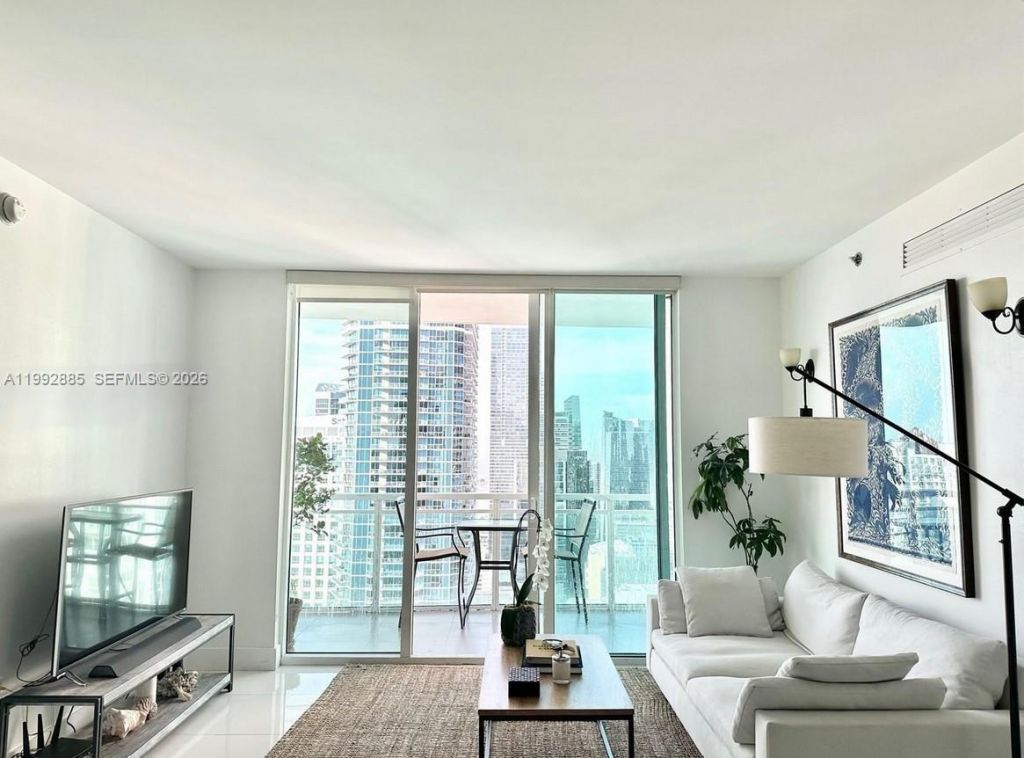 950 Brickell Bay Dr , Unit 3807, Miami, FL 33131 Photo
