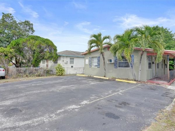 724 NW 6th St , Hallandale Beach, FL 33009
