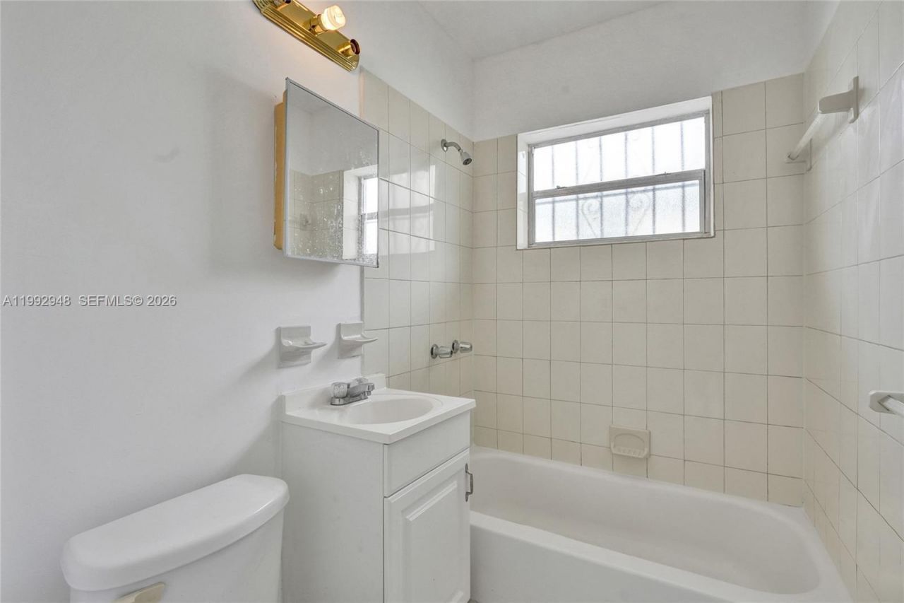 724 NW 6th St , Hallandale Beach, FL 33009 Photo