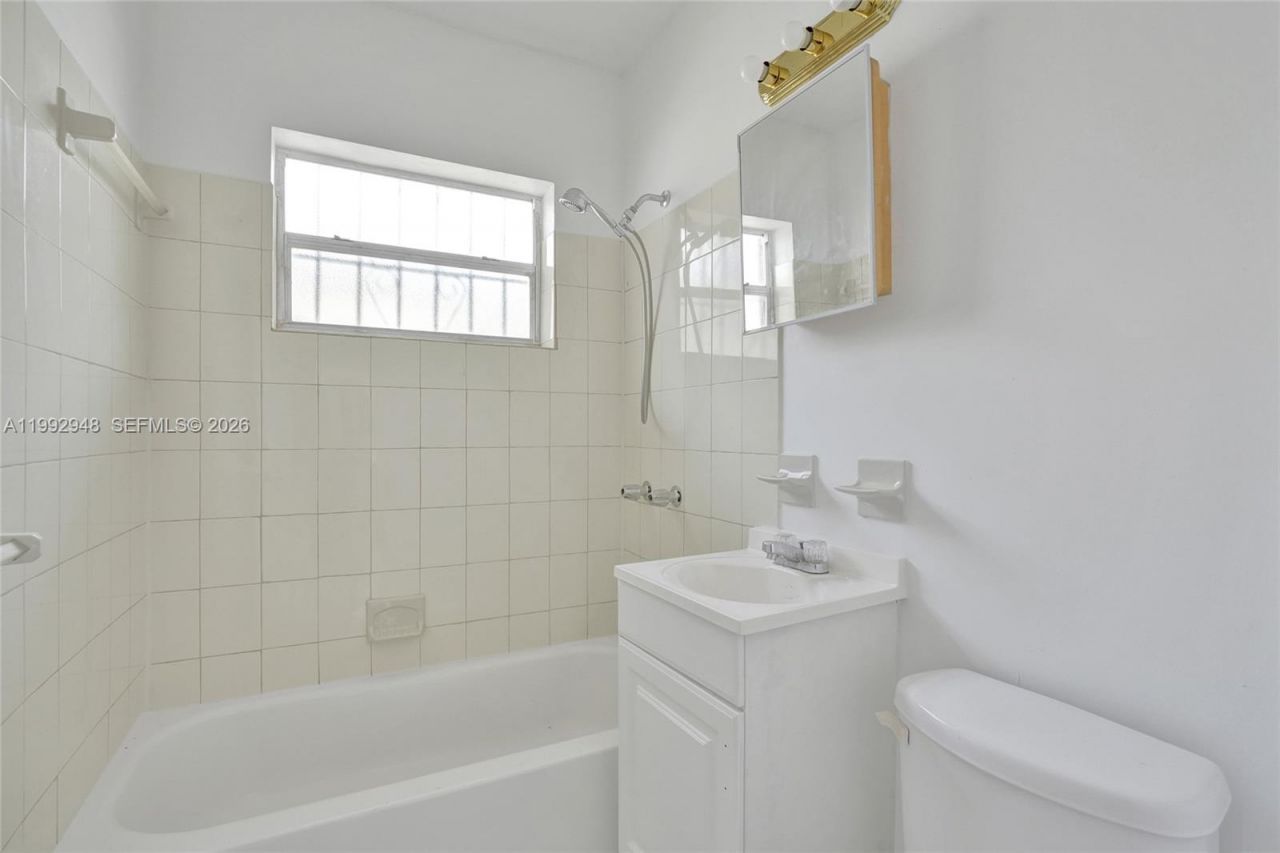 724 NW 6th St , Hallandale Beach, FL 33009 Photo