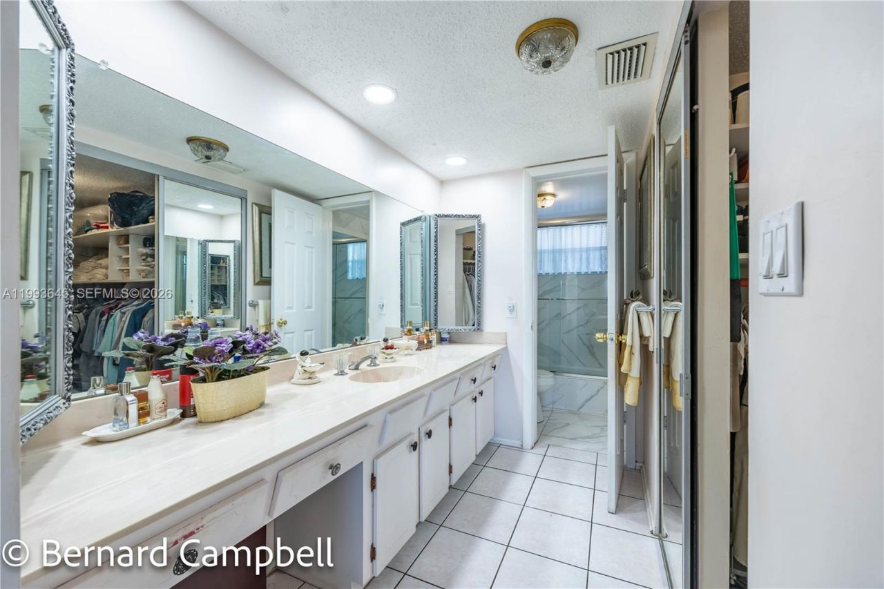 3940 NW 42nd Ave, Unit 417, Lauderdale Lakes, FL 33319 Photo