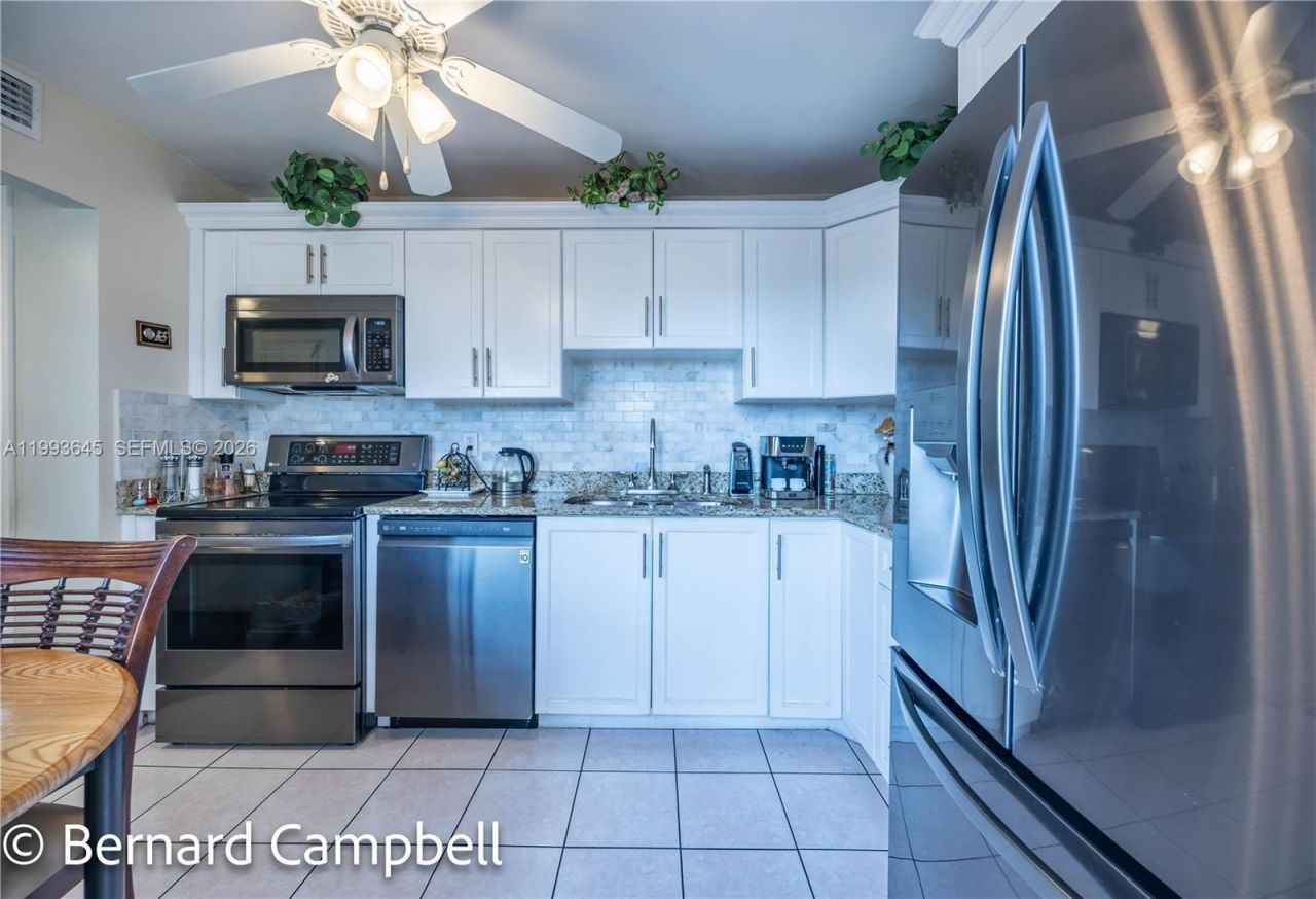 3940 NW 42nd Ave, Unit 417, Lauderdale Lakes, FL 33319 Photo