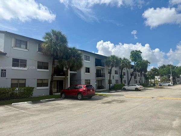 7595 NW 179th St, Unit 119, Hialeah, FL 33015