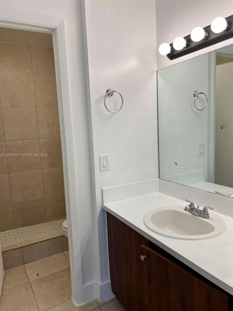 7200 NW 179th St, Unit 303, Hialeah, FL 33015 Photo