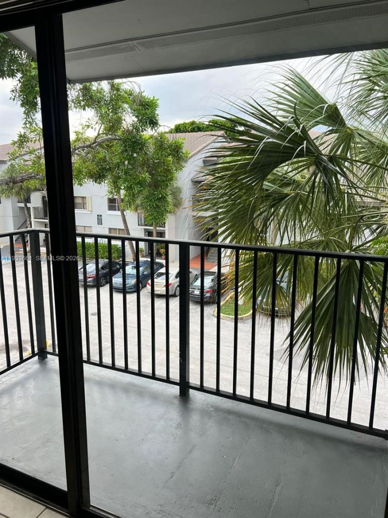 7200 NW 179th St, Unit 303, Hialeah, FL 33015 Photo