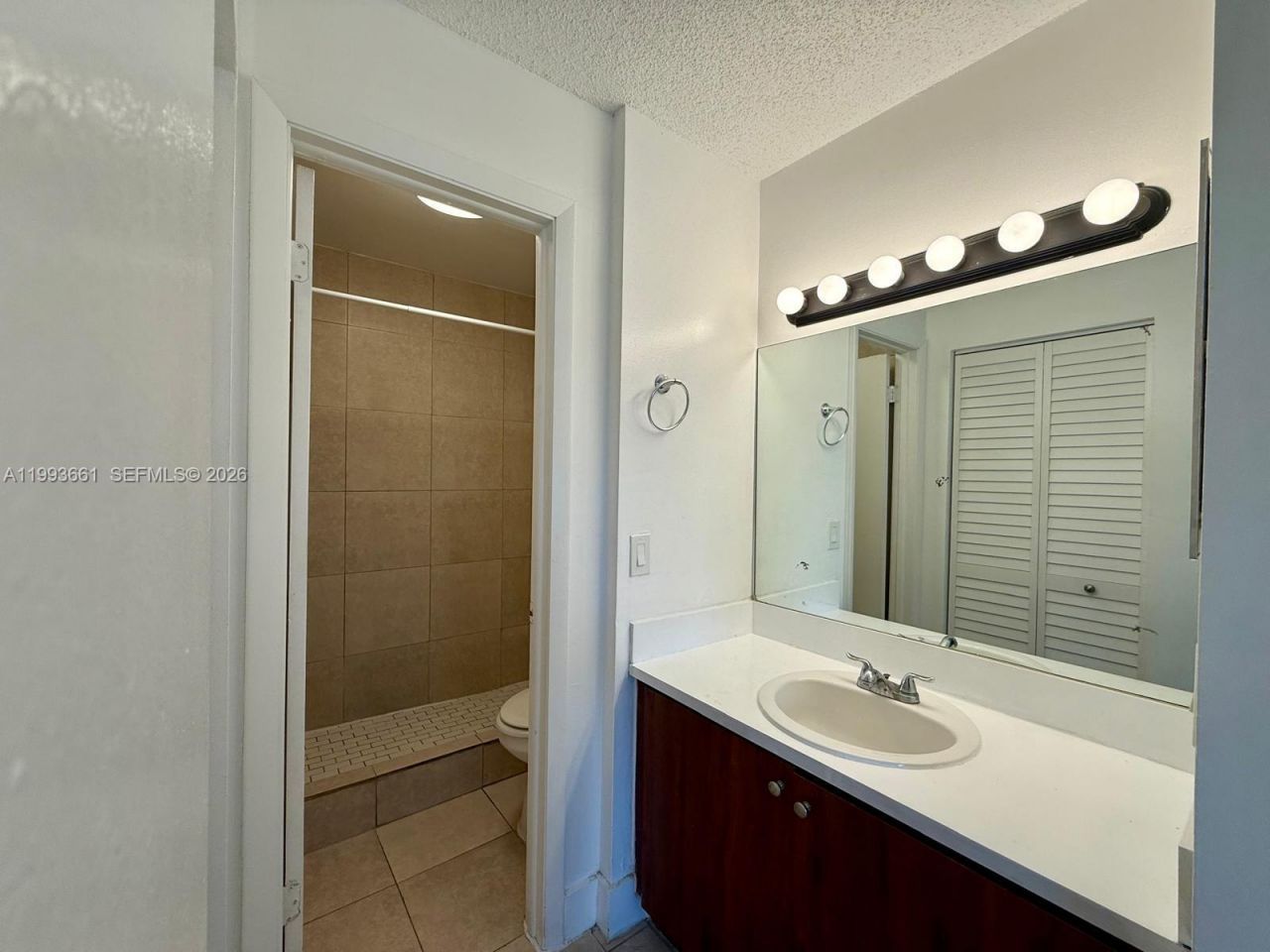 7595 NW 179th St, Unit 119, Hialeah, FL 33015 Photo
