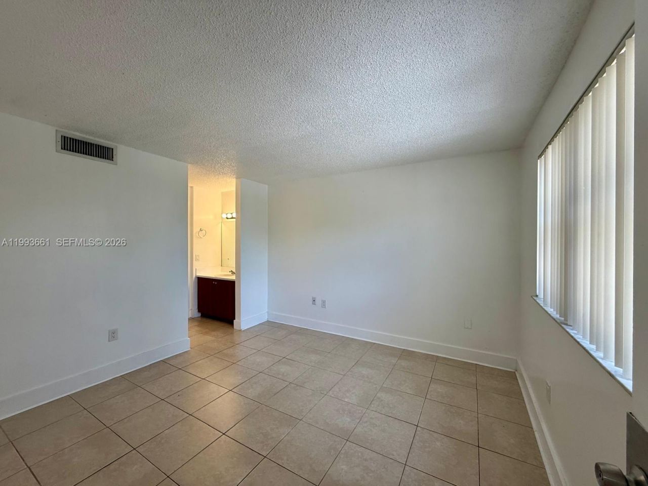 7595 NW 179th St, Unit 119, Hialeah, FL 33015 Photo