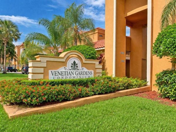 18101 NW 68th Ave, Unit C206, Hialeah, FL 33015