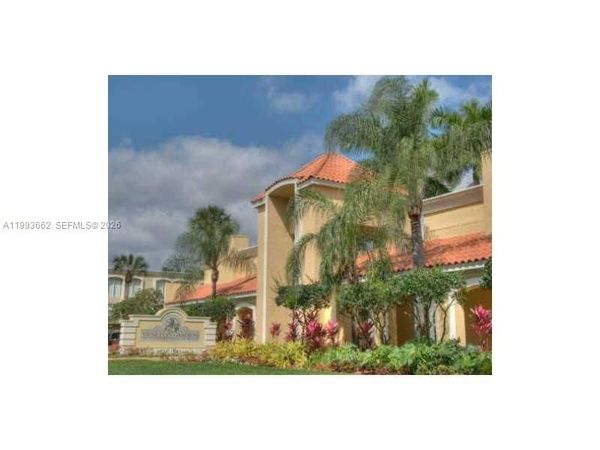 18101 NW 68th Ave , Unit C206, Hialeah, FL 33015