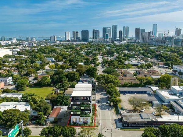 599 NW 33rd St , Miami, FL 33127