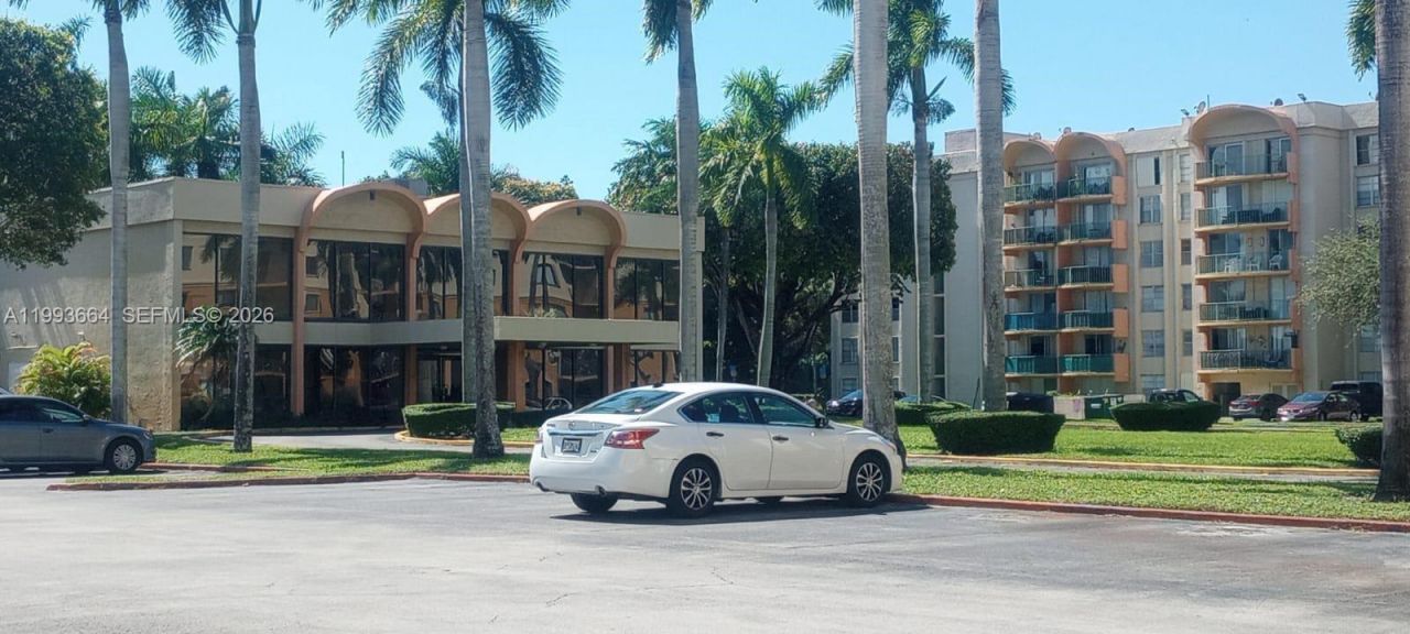 9360 Fontainebleau Blvd , Unit 104, Miami, FL 33172 Photo