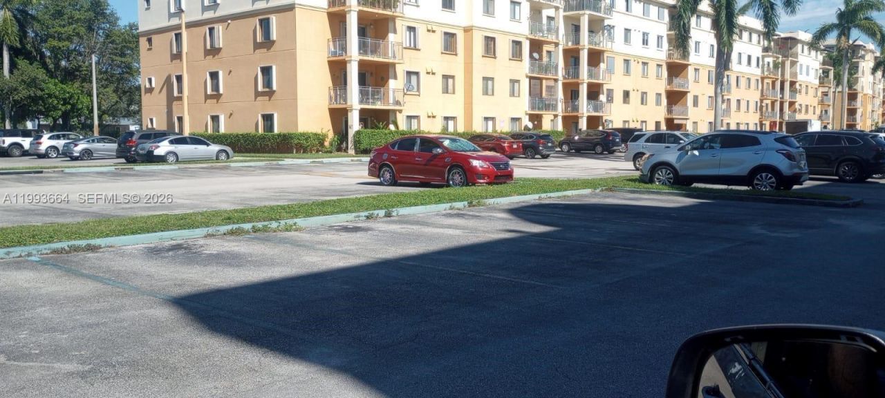 9360 Fontainebleau Blvd , Unit 104, Miami, FL 33172 Photo