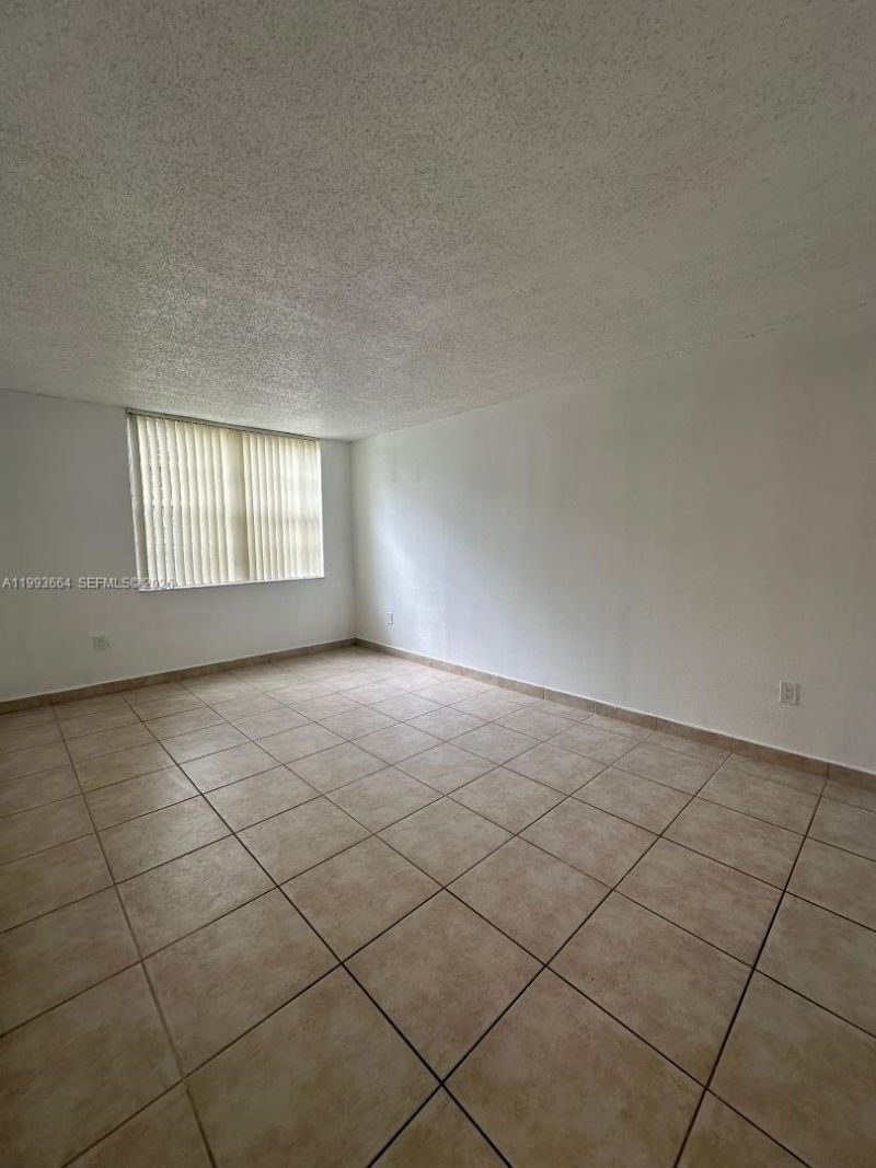 9360 Fontainebleau Blvd , Unit 104, Miami, FL 33172 Photo