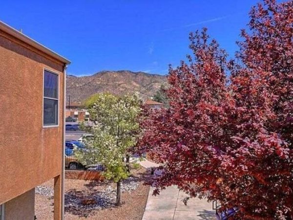 2401 Chelwood Park Boulevard NE, Unit B-1, Albuquerque, NM 87112