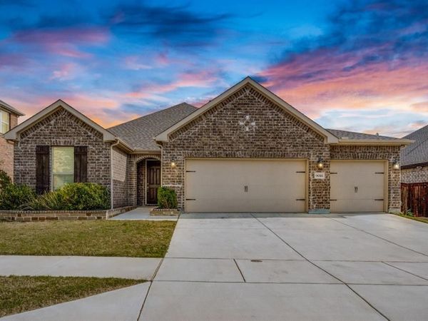 9016 Bison Creek Drive, Fort Worth, TX 76131