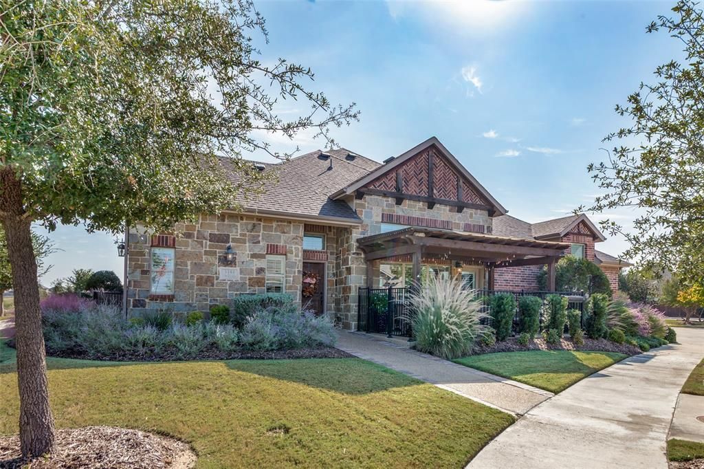 1101 Blue Bill Lane, Arlington, TX 76005 Main Photo