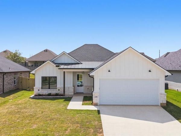 135 Kaul Lane , Bullard, TX 75757