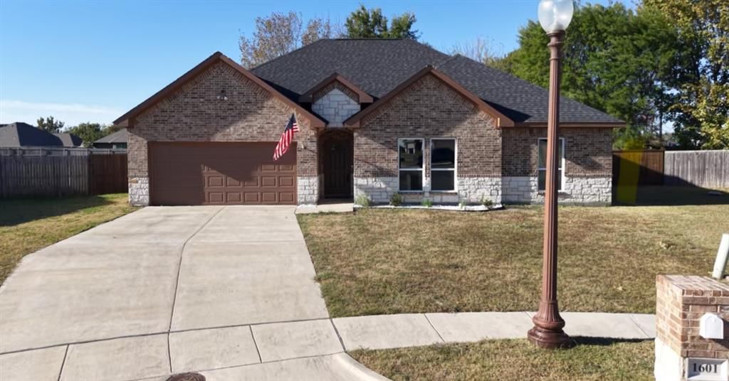 1601 Jupiter Lane, Ennis, TX 75119 Main Photo