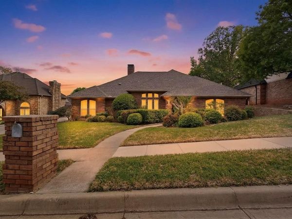 828 Mayfair Hill Court, Bedford, TX 76021