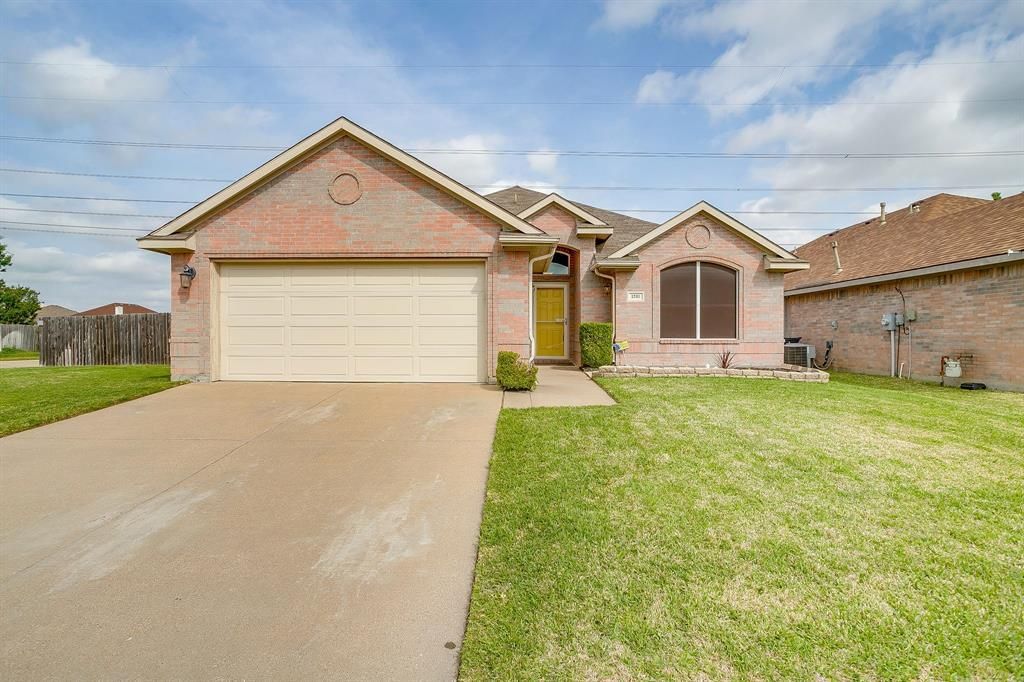 1201 Eastwick Drive, Arlington, TX 76002 Main Photo
