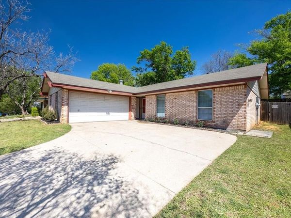 5424 Prince Drive, Lake Dallas, TX 75065