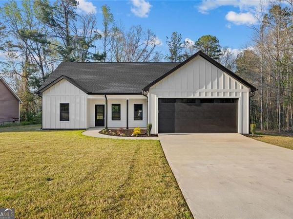149 Woodridge Circle, Lagrange, GA 30241