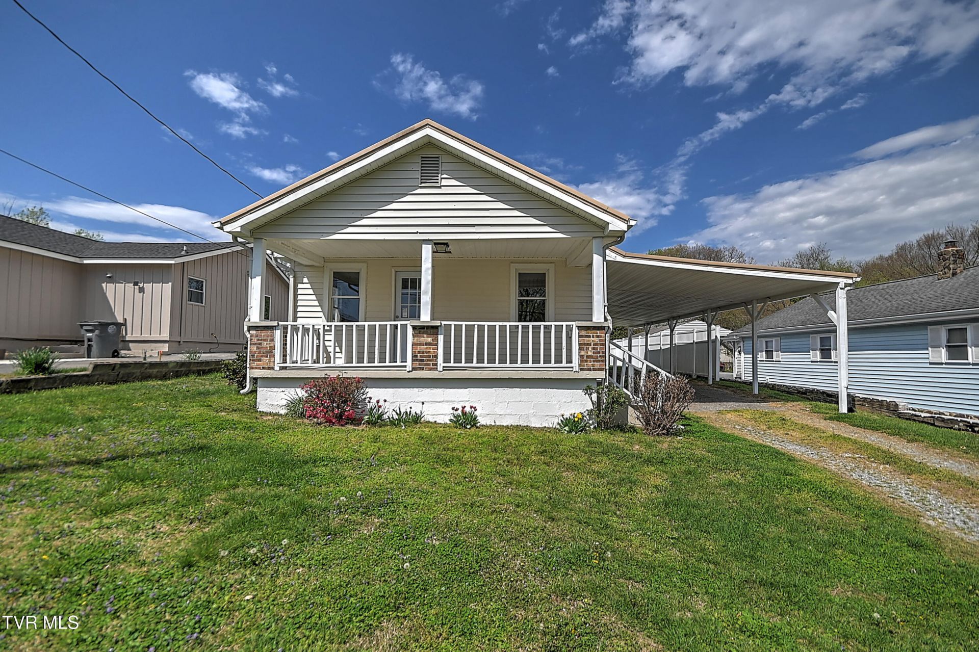 532 Elm Street, Mount Carmel, TN 37645 Main Photo